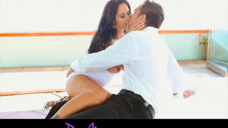 Maman française a une chatte super poilue