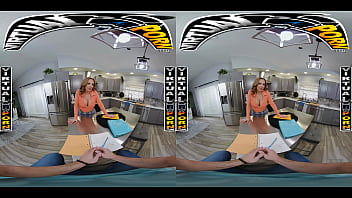 Ryan Ryans adore une chatte très propre